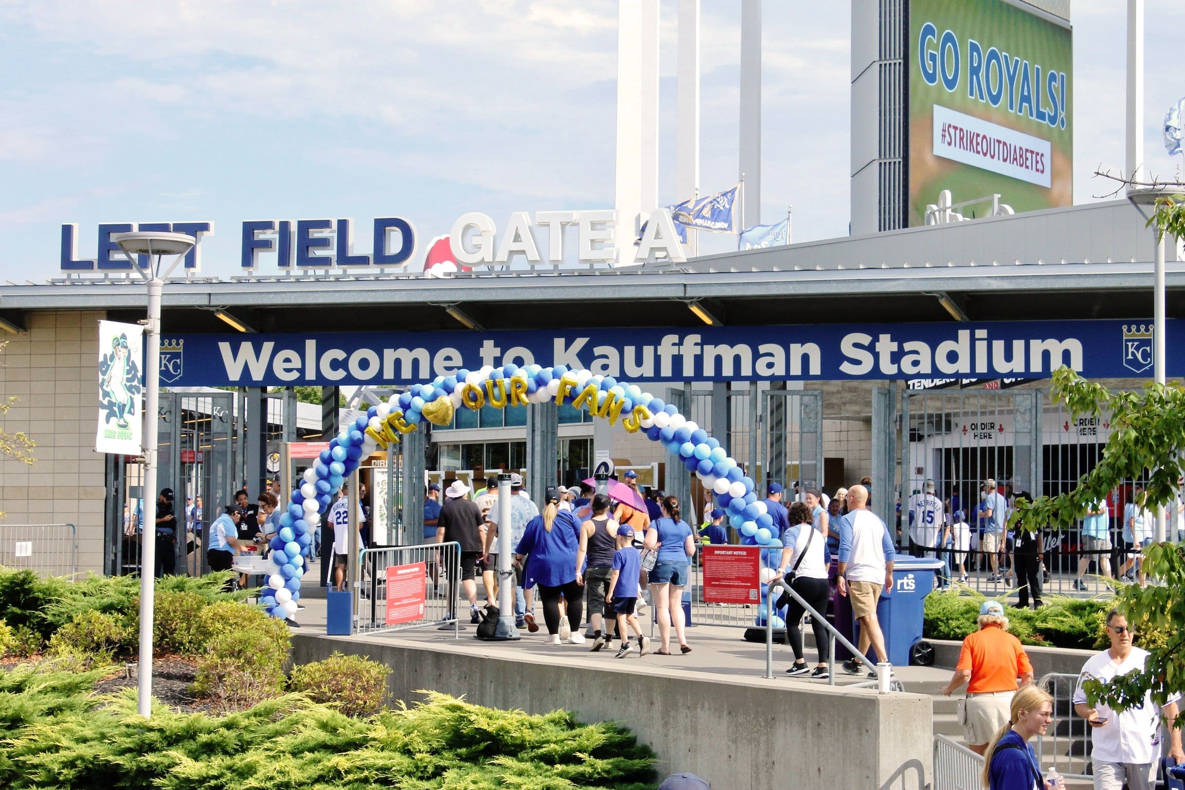 Featured image for “How Custom Signage Enhances Game Day Atmosphere”